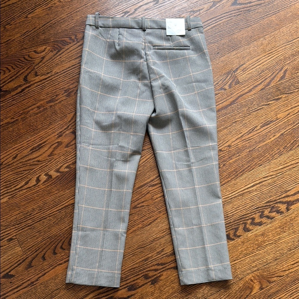 Z H&M Women’s 10 Black and Tan Pantsuit with Tailored Fit - Picture 5 of 5